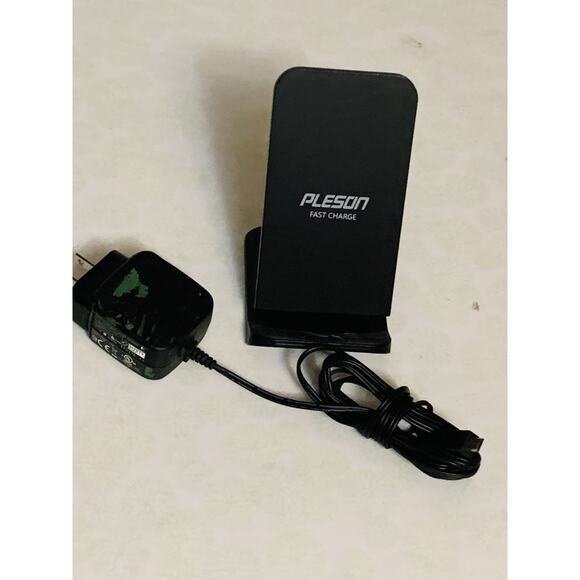 Pleson Fast Wireless Charger Stand 10W Charging Pad Phone Charger - Picture 1 of 3